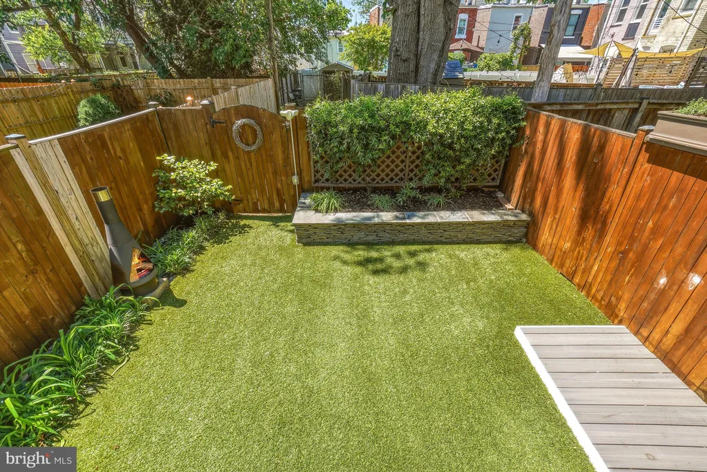 Additional image 42 of 822 11th Street NE, Washington, DC 20002
