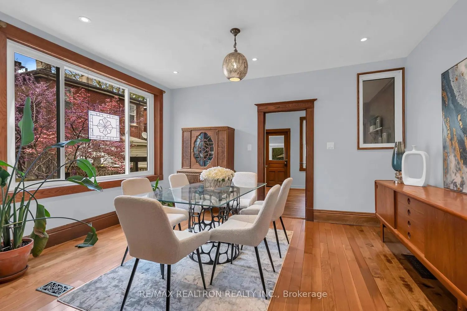 105 Dewhurst Boulevard photo 4