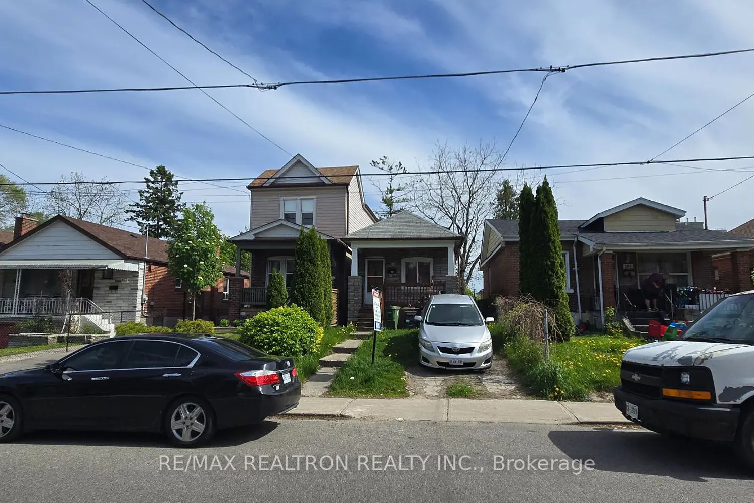 103 Denton Avenue photo 3