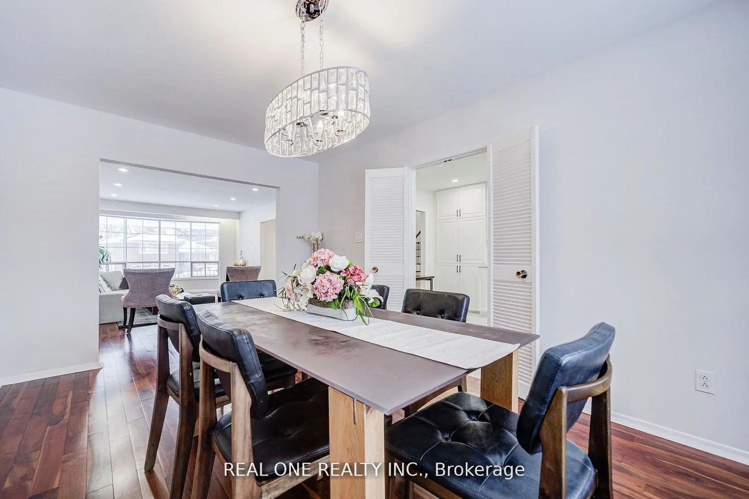 22 Kenmanor Boulevard photo 4