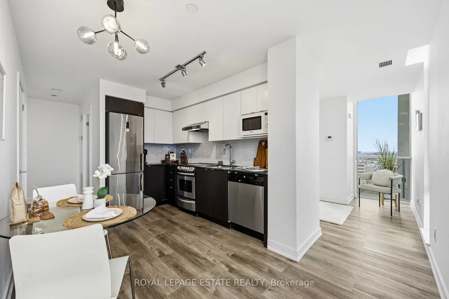 160 Flemington Road 1505 photo 5
