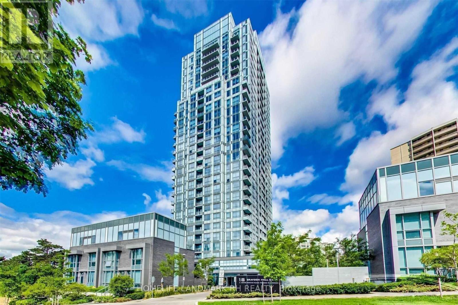 208 - 18 GRAYDON HALL DRIVE