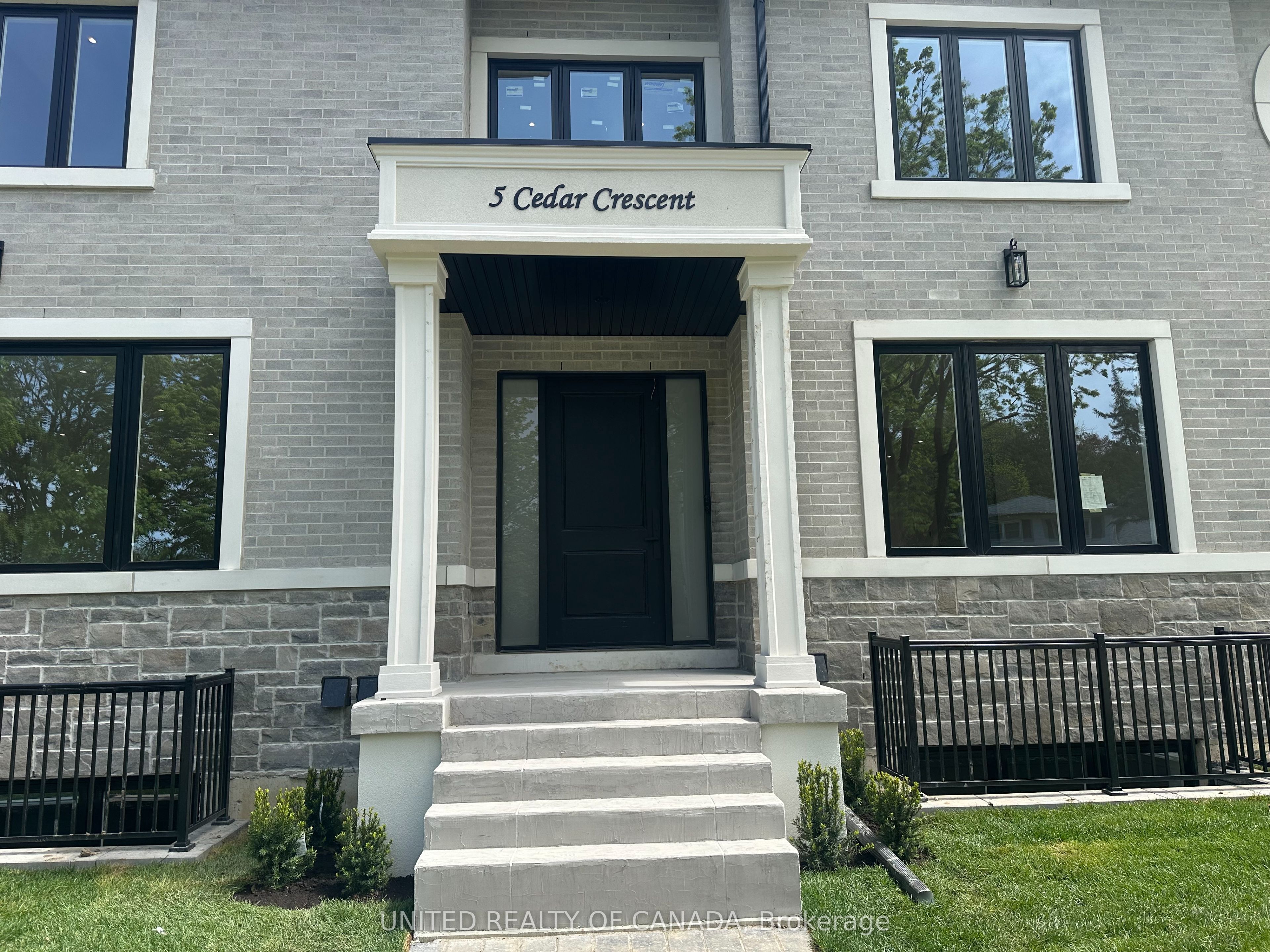 Additional image 2 of 5 Cedar Crescent, Aurora, ON, L4G 3J7
