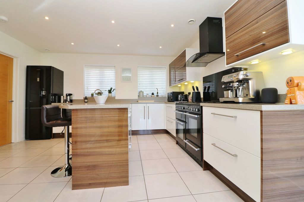 Additional image 8 of 4 bed detached house for saleBursledon Road, Hedge End SO30