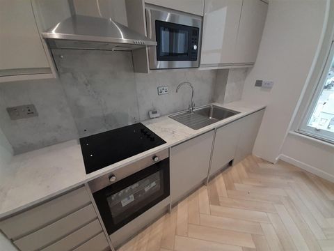 Comeragh Road, London W14, Studio to rent