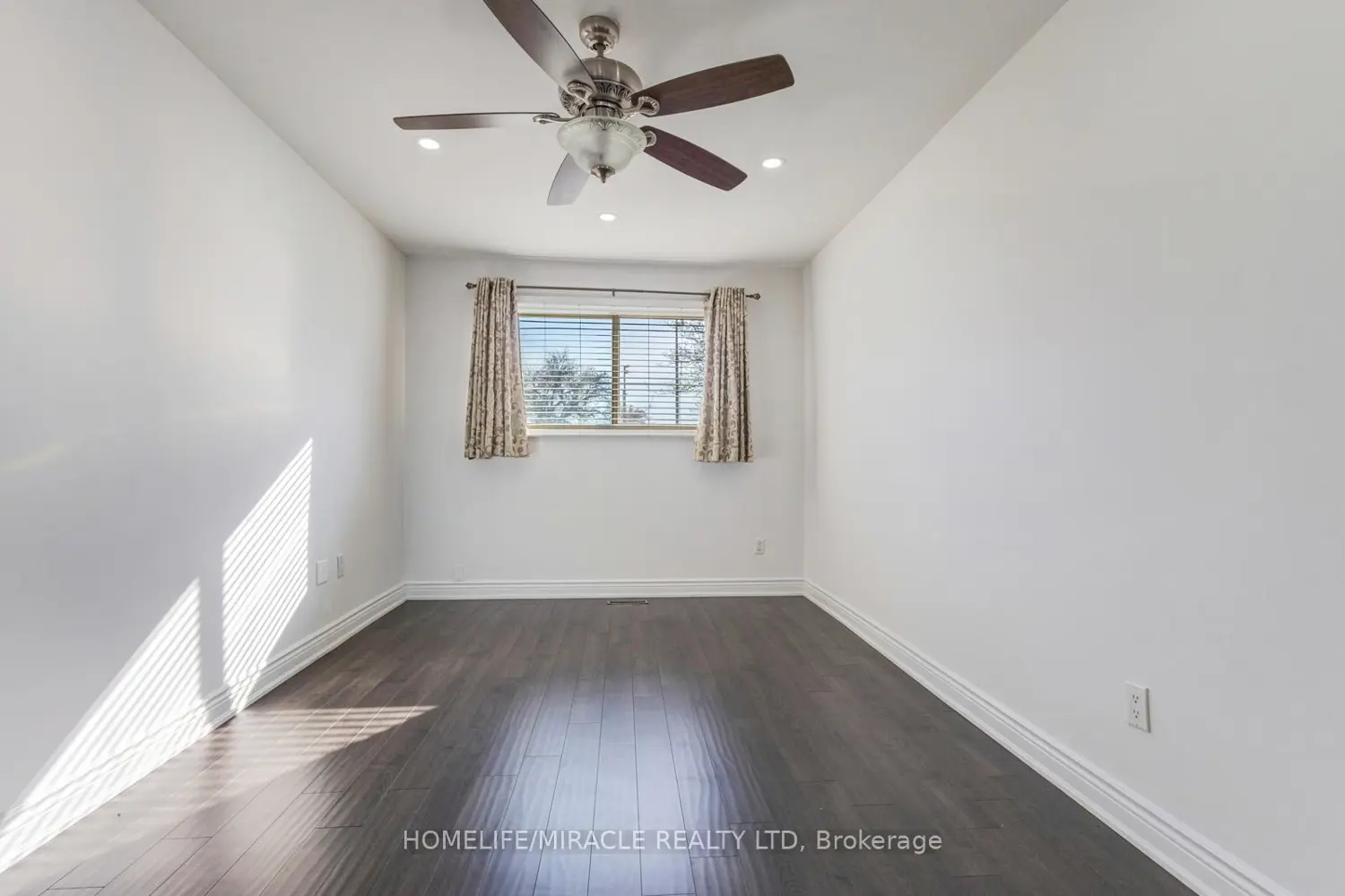 Additional image 14 of 7450 Darcel Avenue 13