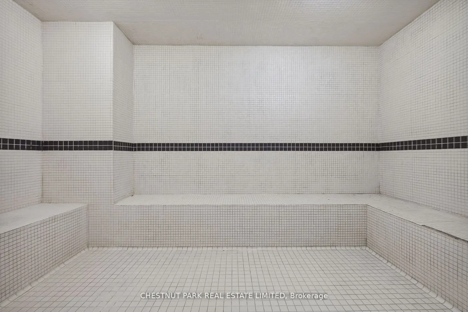 85 Bloor Street 1014 photo 4