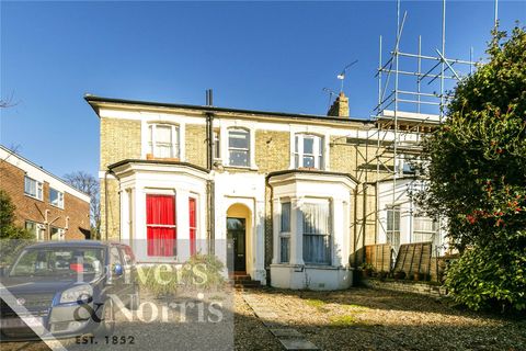 Alexandra Grove, Finchley, London N12