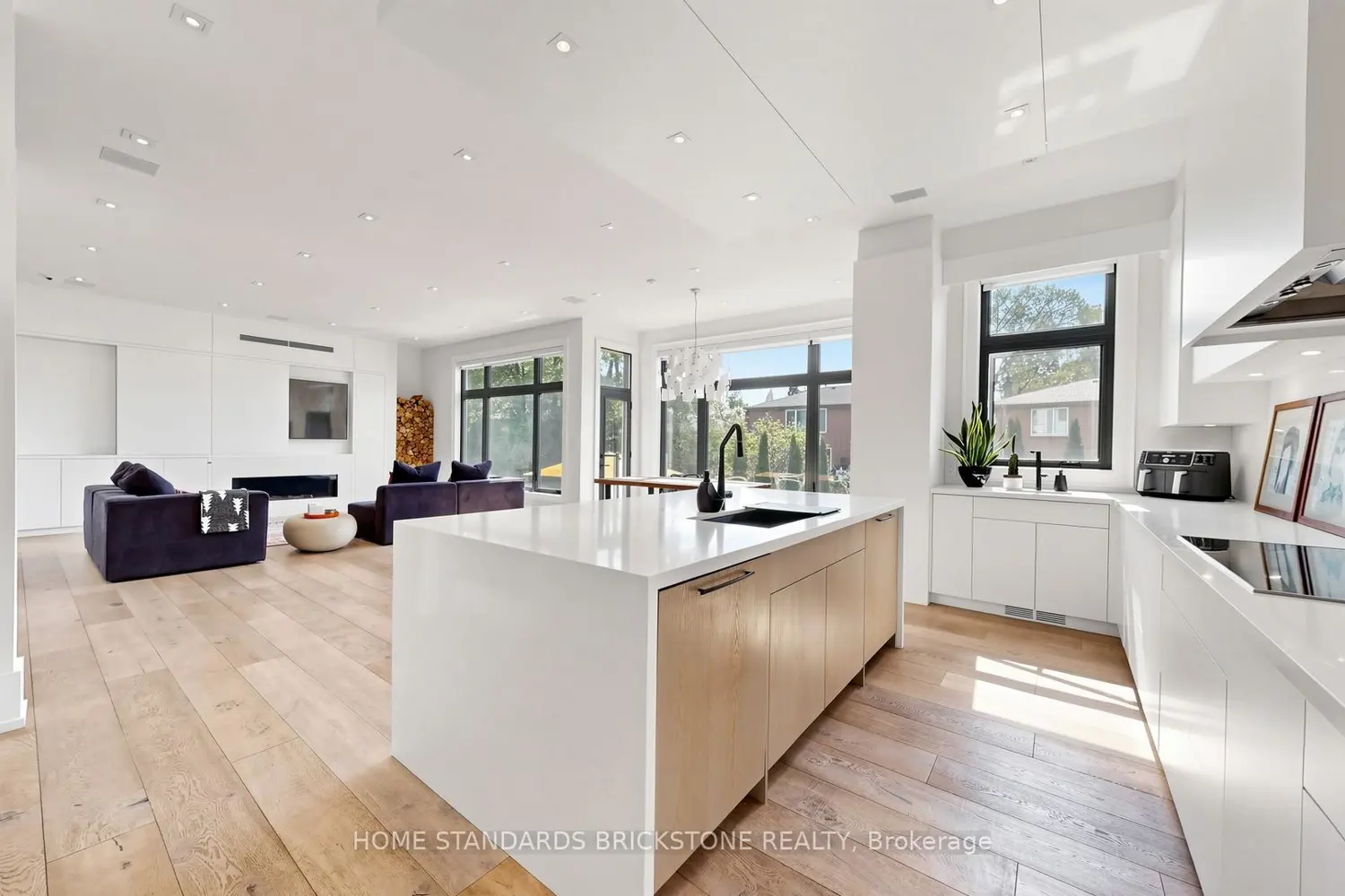 10 Alonzo Road photo 3