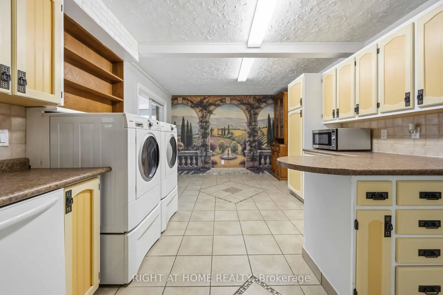 Additional image 7 of 999 St Pauls Street