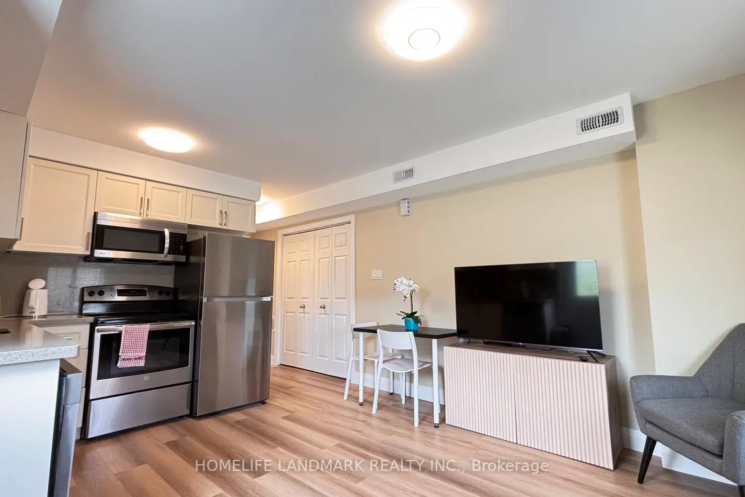 Additional image 5 of 122 Courtland Avenue 1