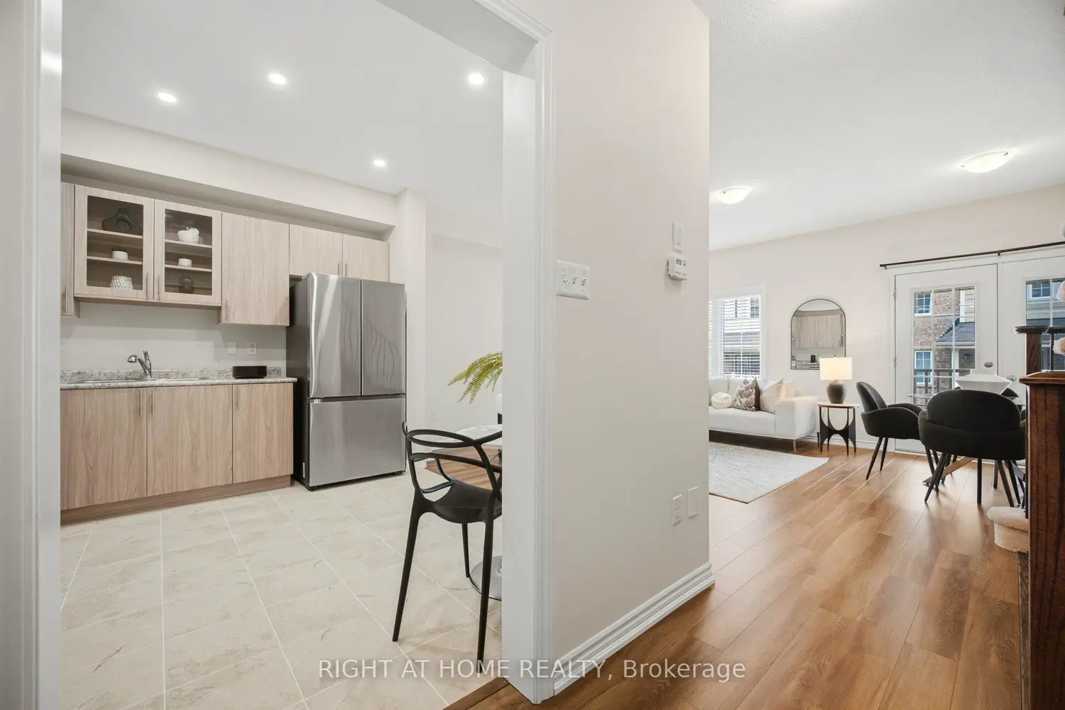 88 Decorso Drive 22 photo 4