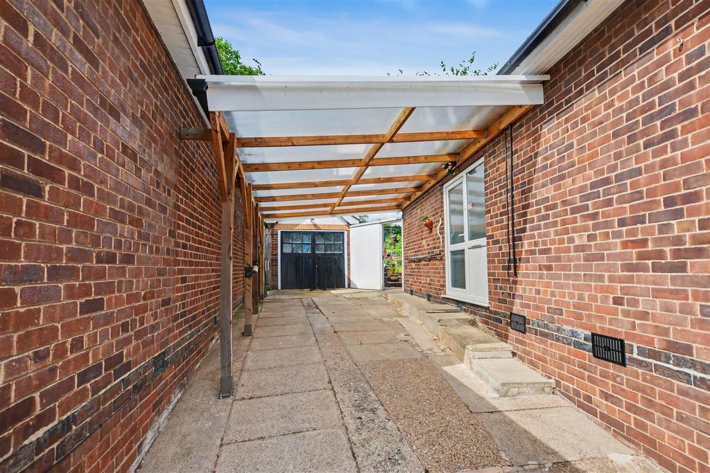 Additional image 27 of 3 bed detached house for saleGreenland Crescent, Beeston, Nottingham NG9