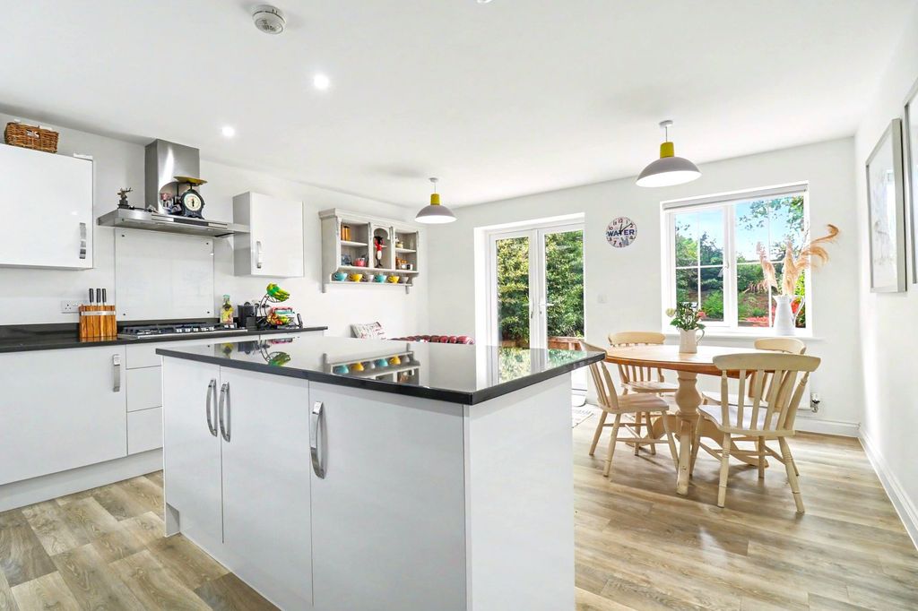 Additional image 2 of 5 bed detached house for saleMaidman Place, Hedge End SO30