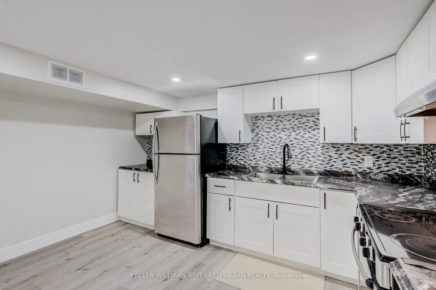 Additional image 10 of 98 Duncombe Drive