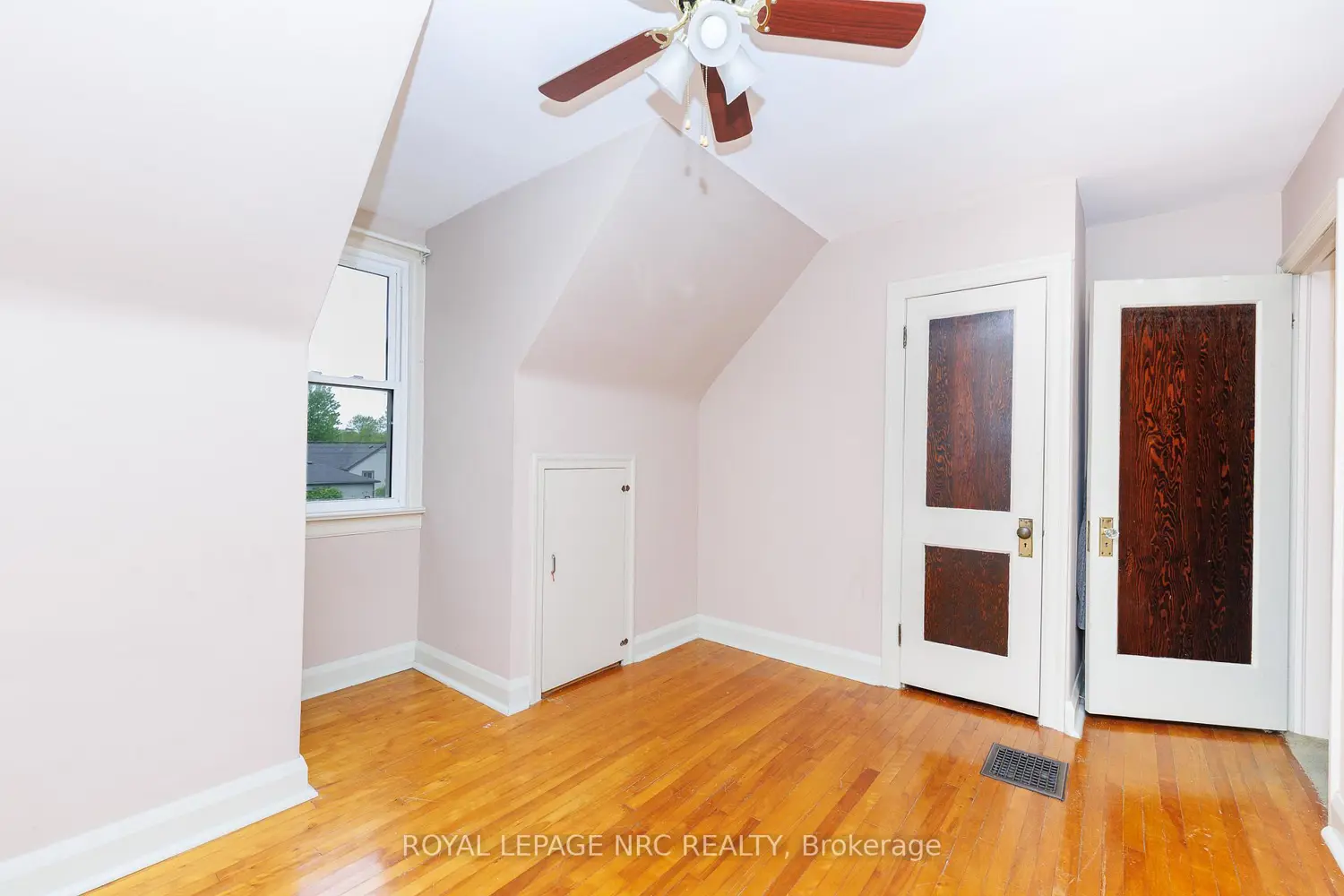 Additional image 9 of 4076 Welland Street