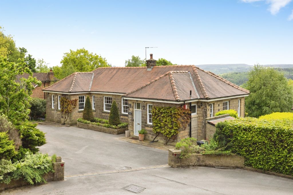 3 bed detached house for saleLady Park Avenue, Bingley BD16