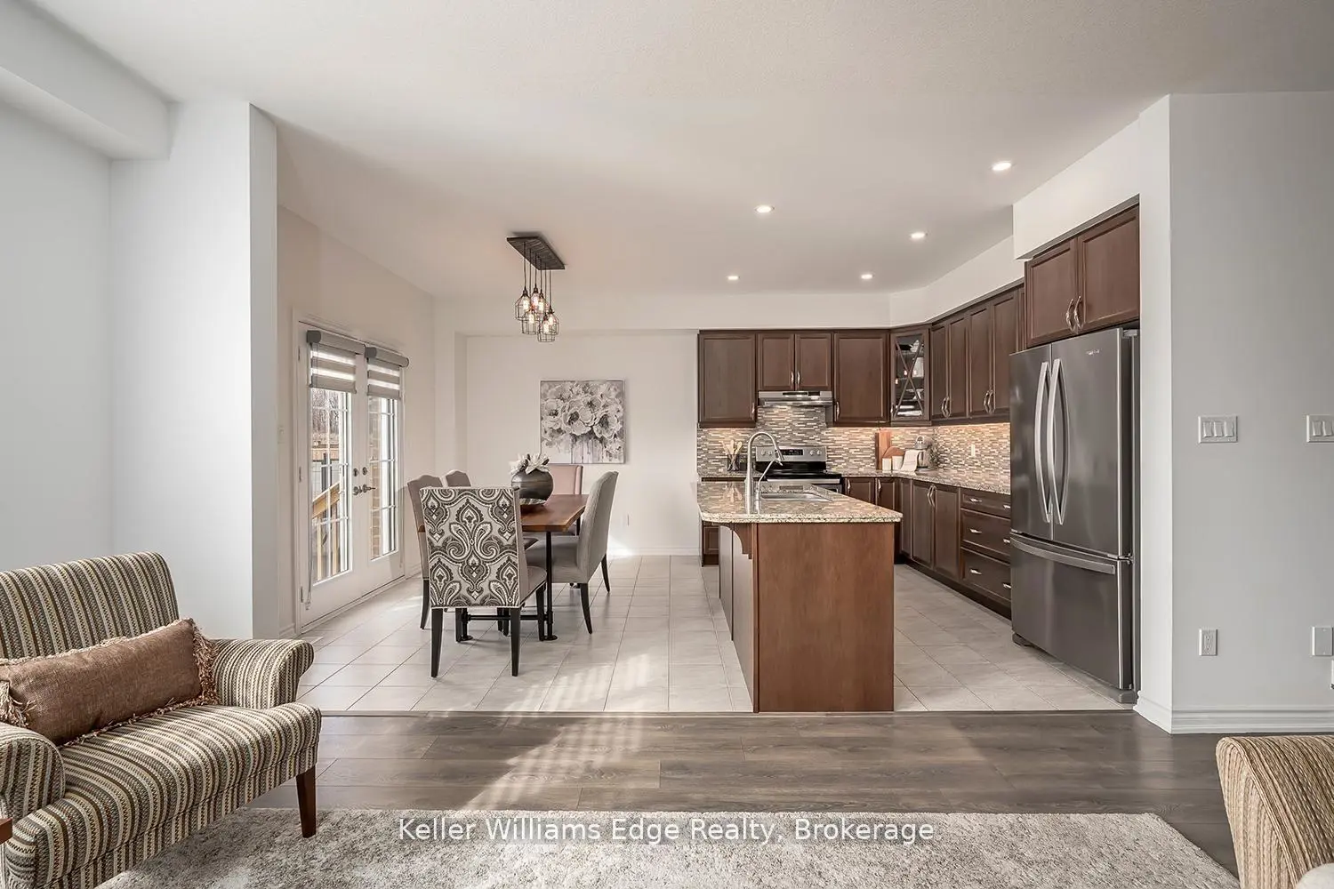 92 Flagg Avenue photo 5