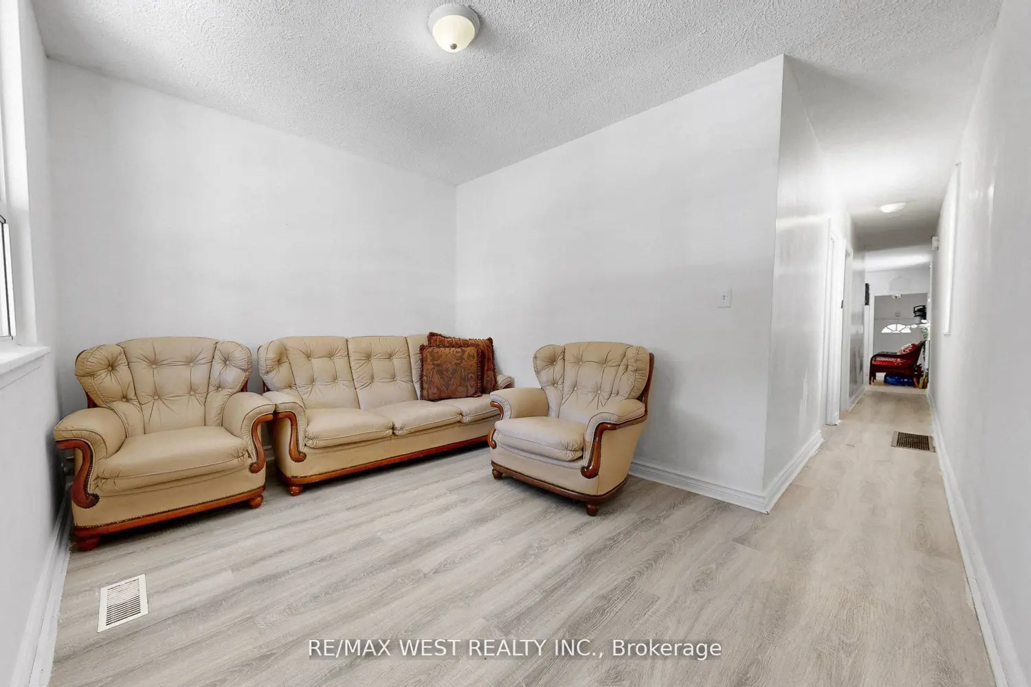 538 Mcroberts Avenue photo 3