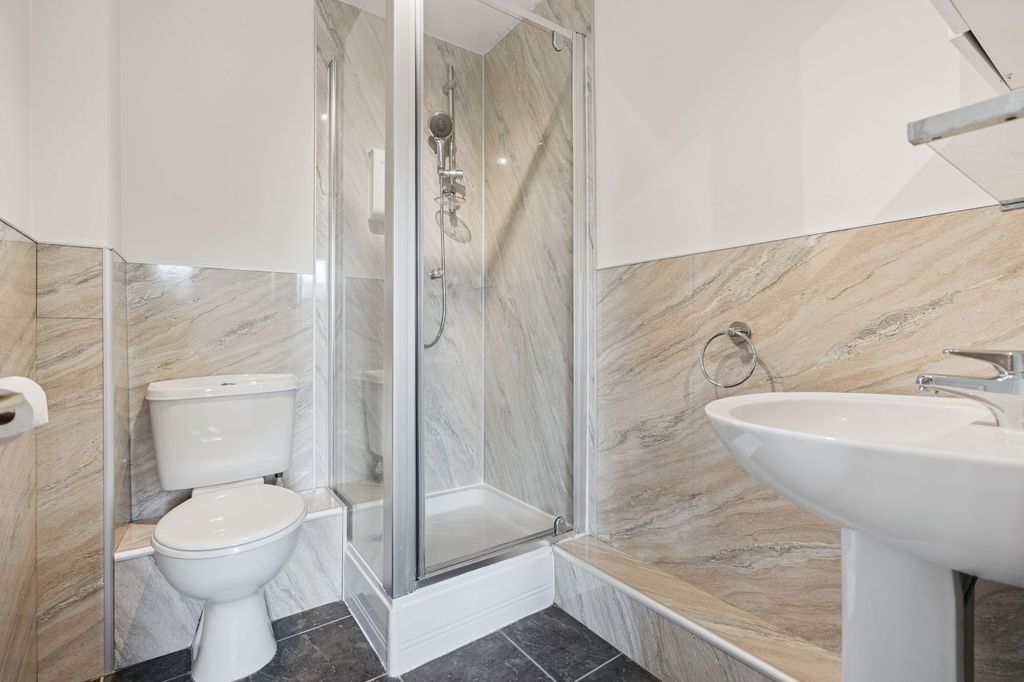 Additional image 10 of 2 bed flat for saleSpringbank Gardens, Dunblane FK15