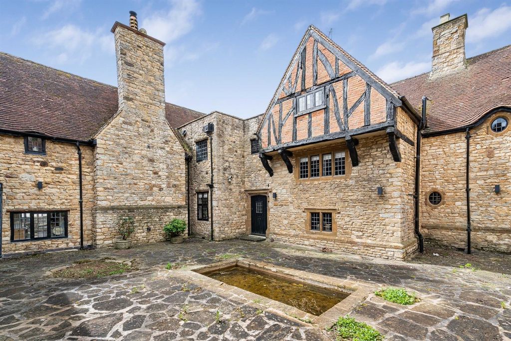 Additional image 8 of 7 bed property for sale34 Bell Lane, Syresham, Brackley NN13