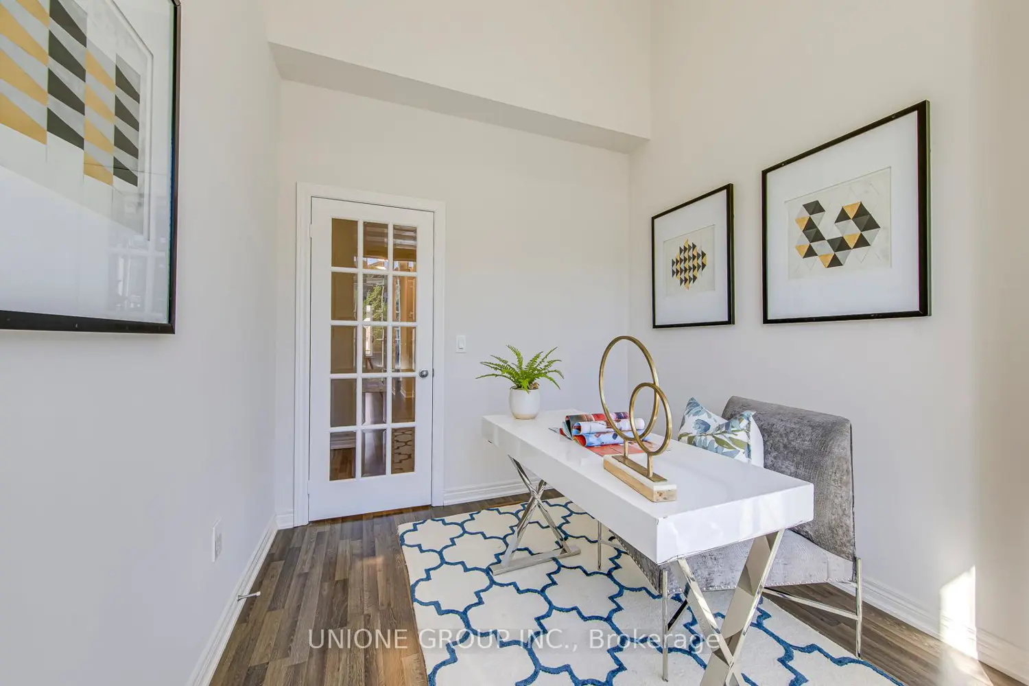 1458 Pratt Heights photo 3