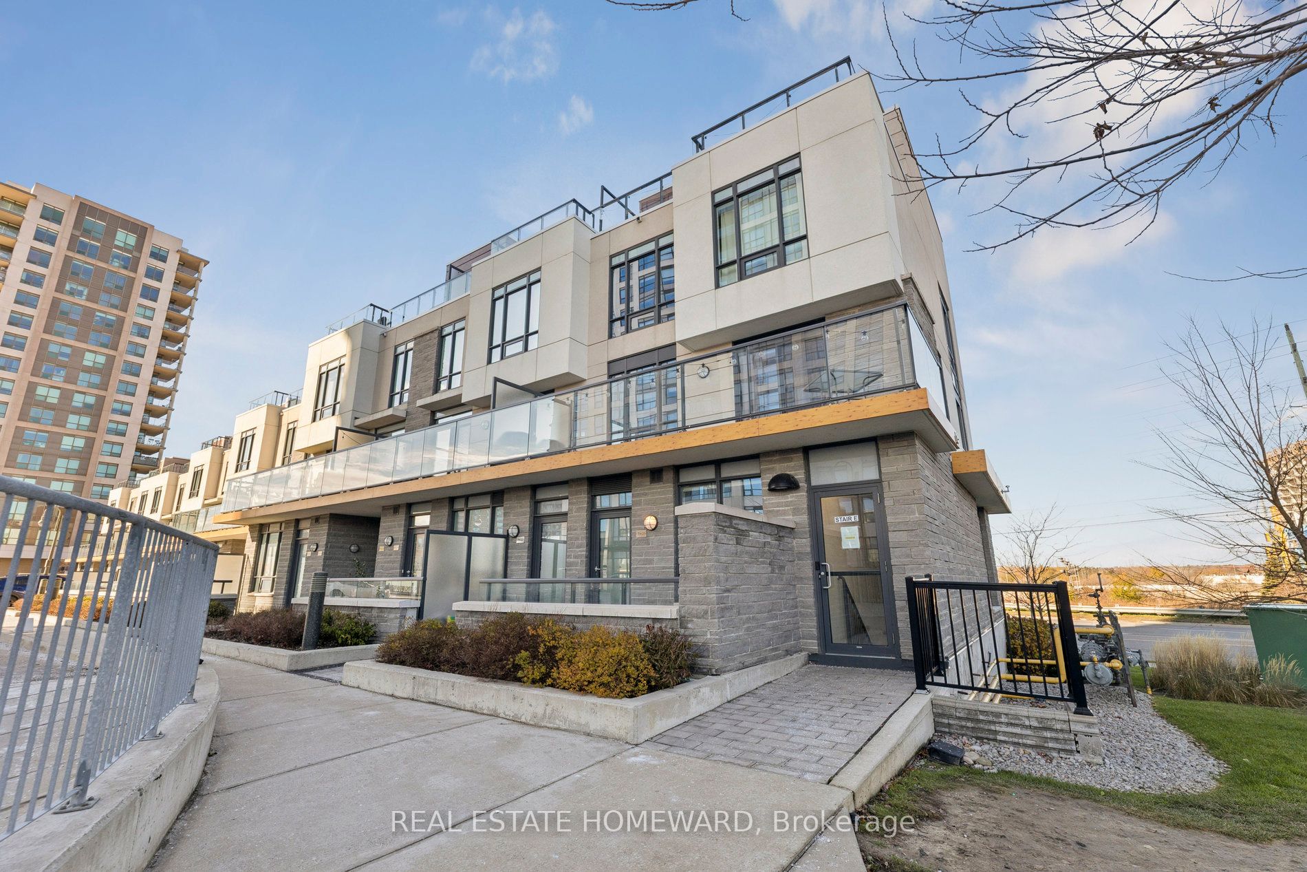 21-1245 Bayly Street, Pickering, ON, L1W 0B5