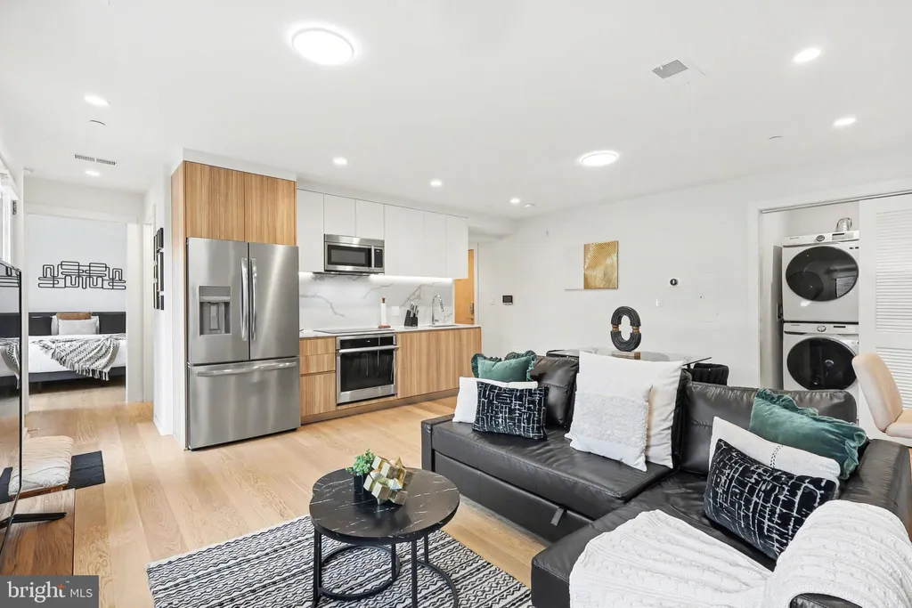 2216 40th Place NW Unit 4, Washington, DC 20007