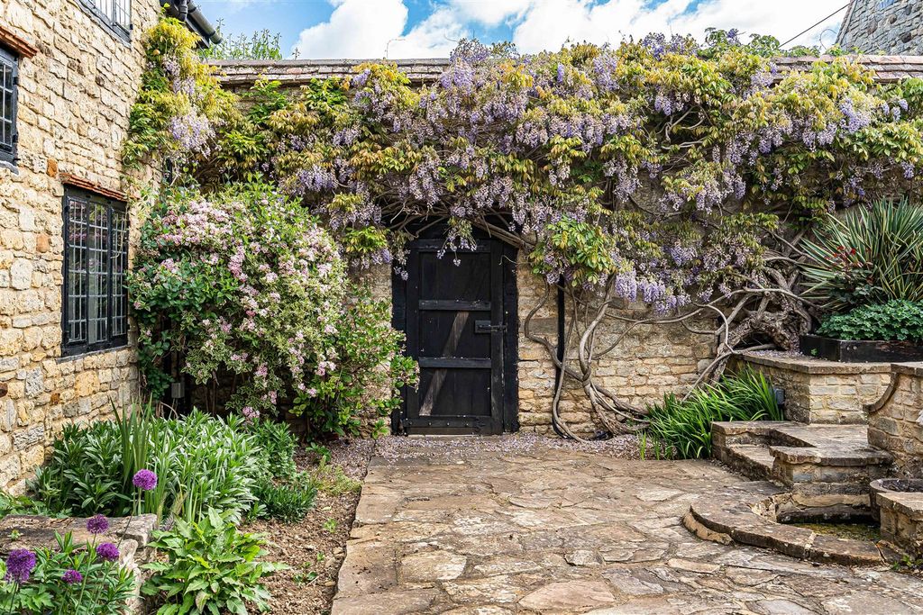 Additional image 62 of 7 bed property for sale34 Bell Lane, Syresham, Brackley NN13