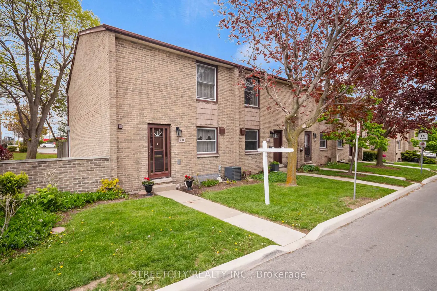 600 Wonderland Road