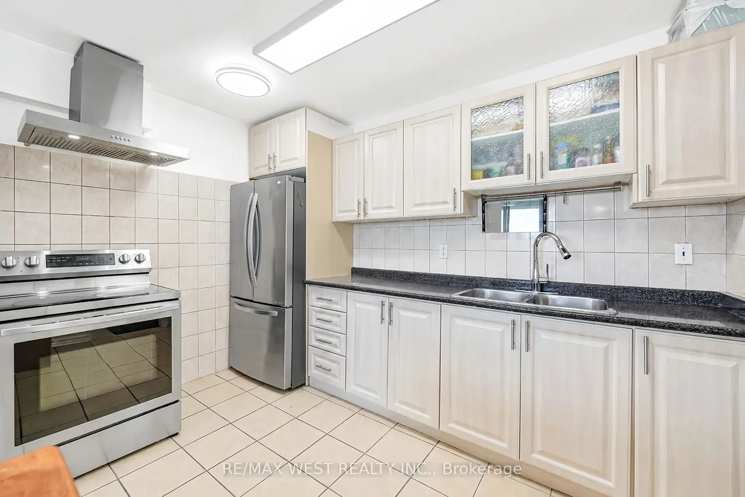 335 Driftwood Avenue 709 photo 2