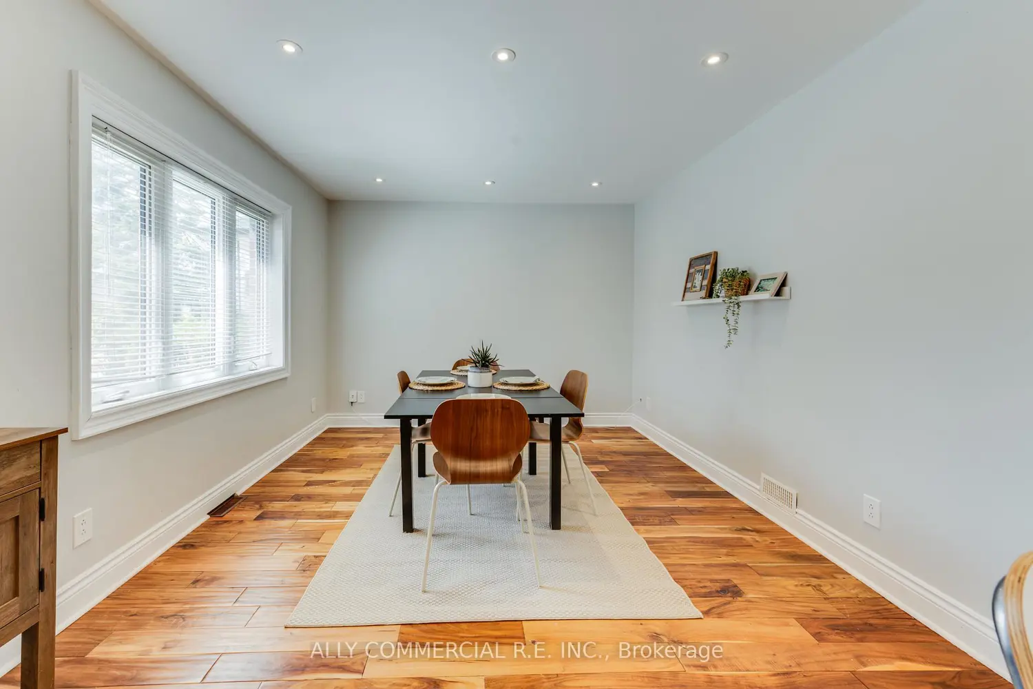 557 Nairn Avenue photo 4