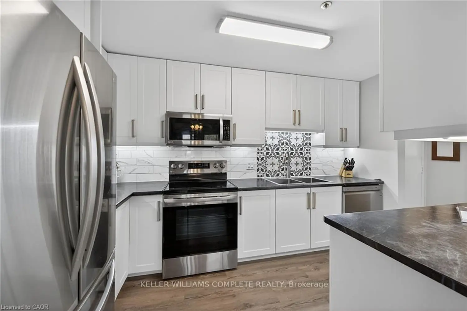6 Niagara Street 208