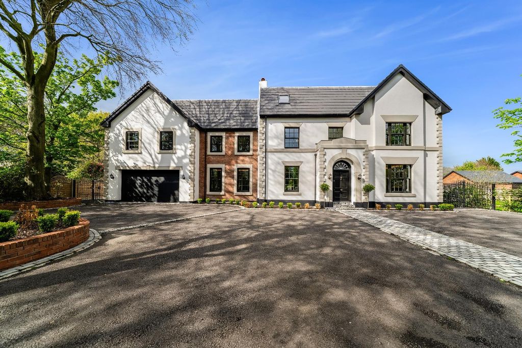 6 bed detached house for saleThe Old Vicarage, Church Lane, Lydiate L31