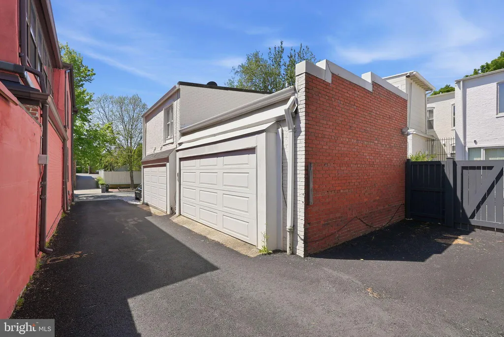 1633 35th Street NW, Washington, DC 20007