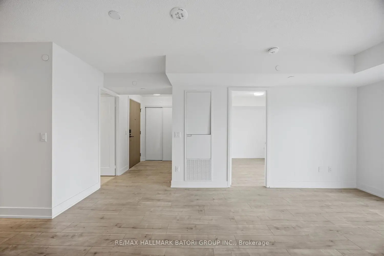 10 Eva Road 1505 photo 5