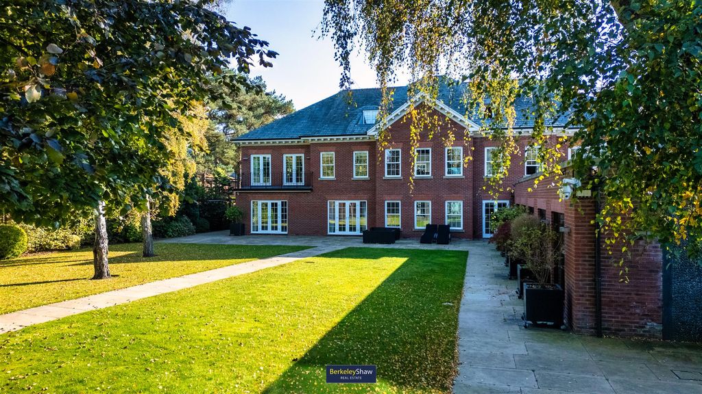 6 bed detached house for saleVictoria Road, Freshfield L37
