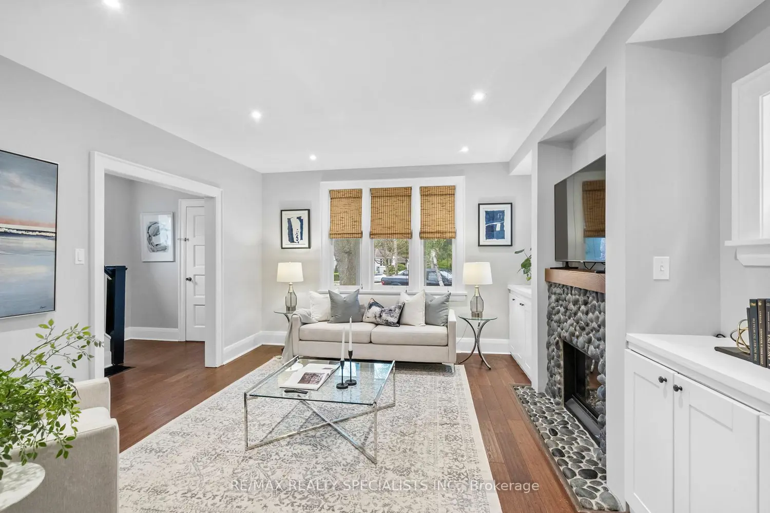 157 Queens Avenue photo 2