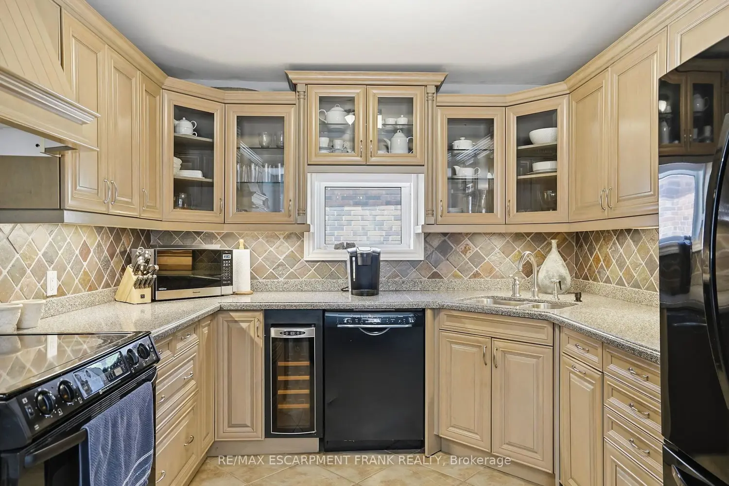Additional image 8 of 215 Wexford Avenue