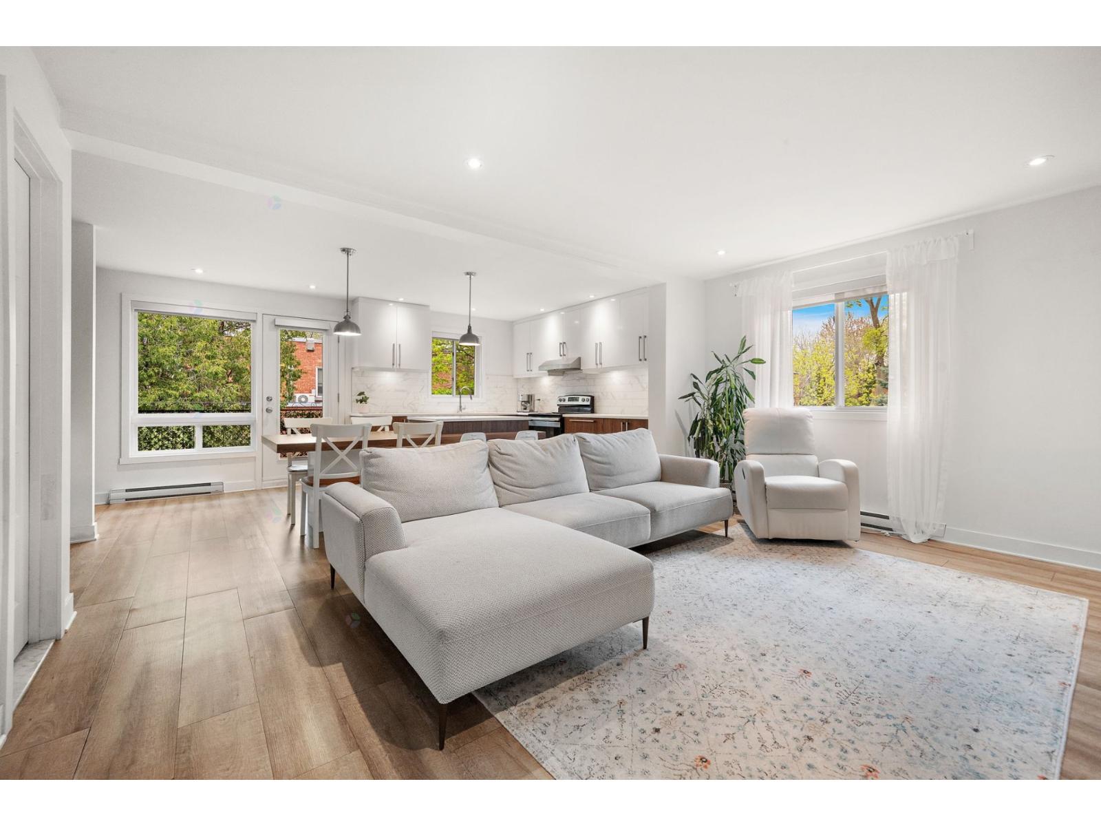839 Rue Crevier