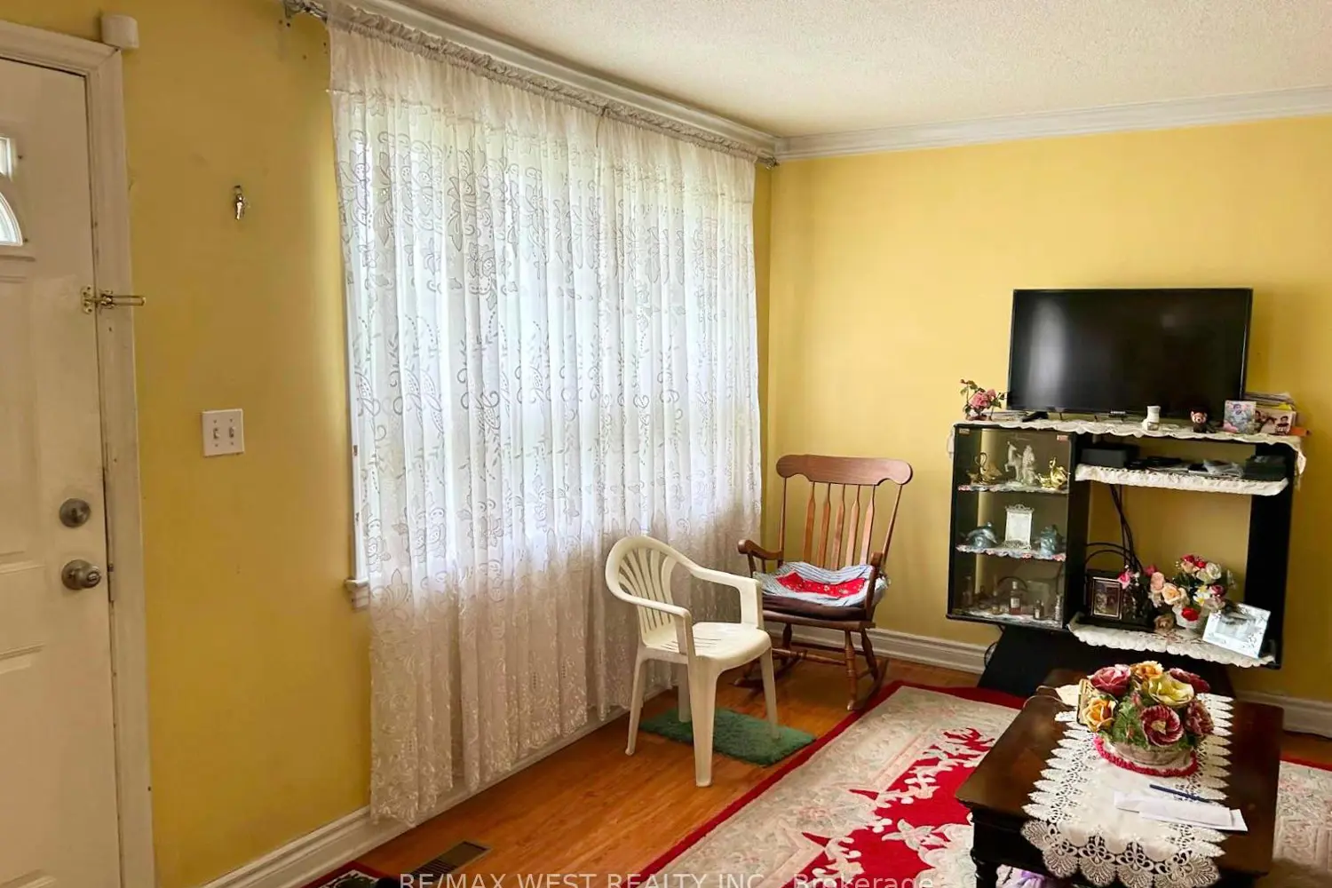 2567 Kingston Road photo 4