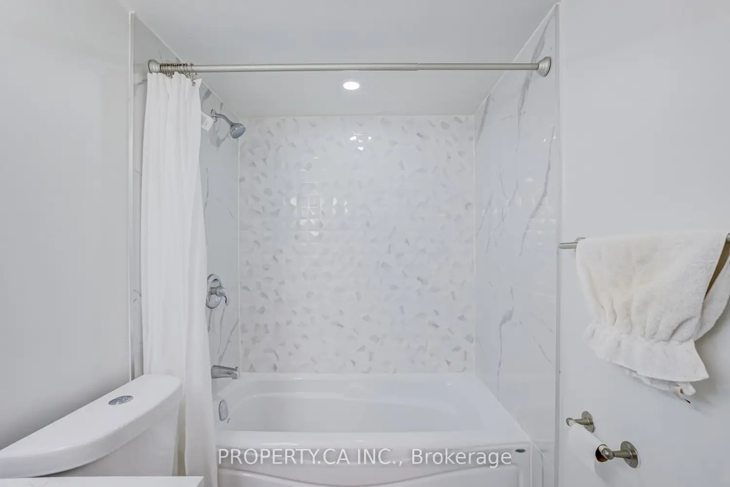 Additional image 3 of 966 Inverhouse Drive 109