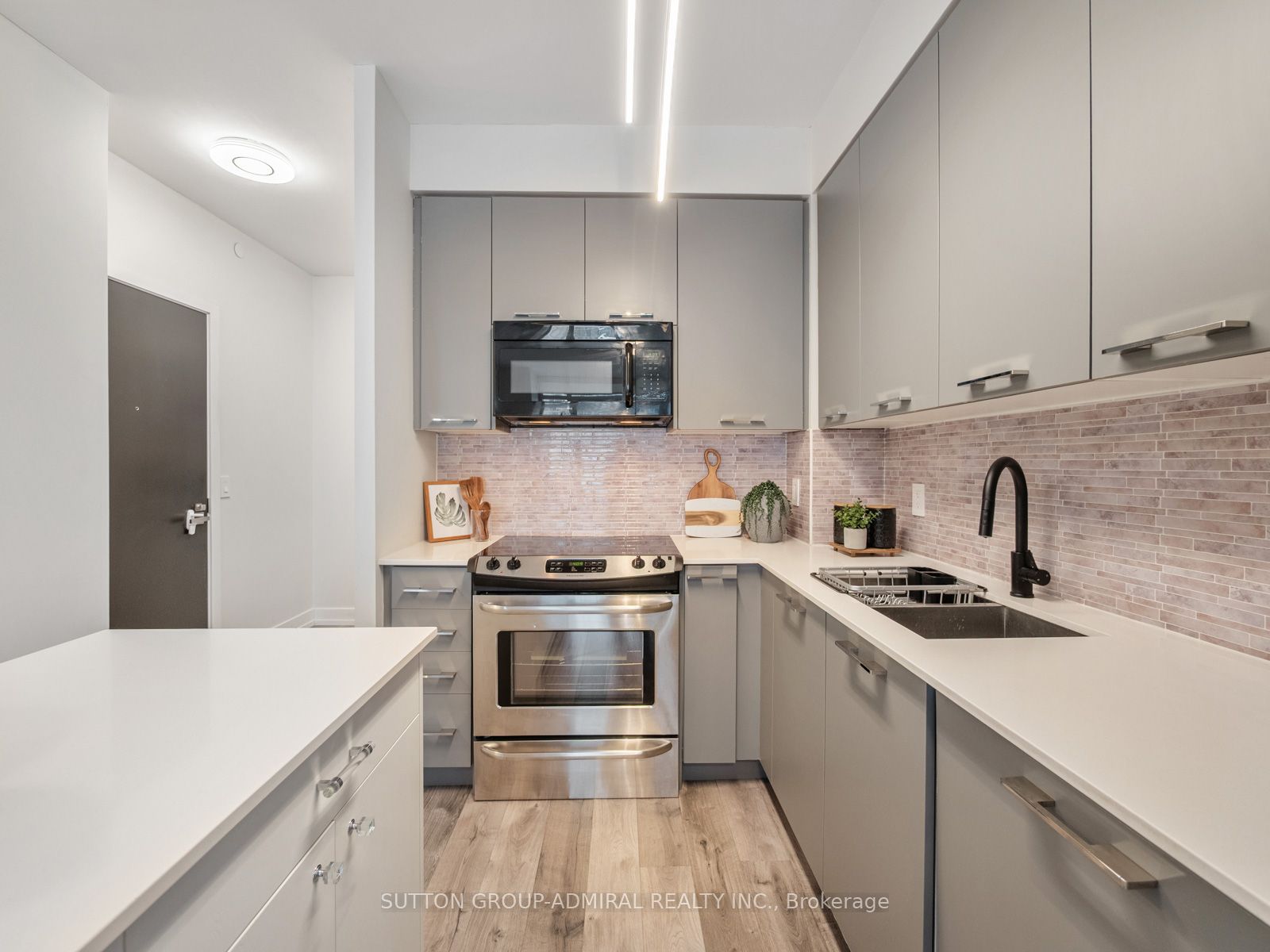 Additional image 5 of 813-9471 Yonge Street, Richmond Hill, ON, L4C 0Z5