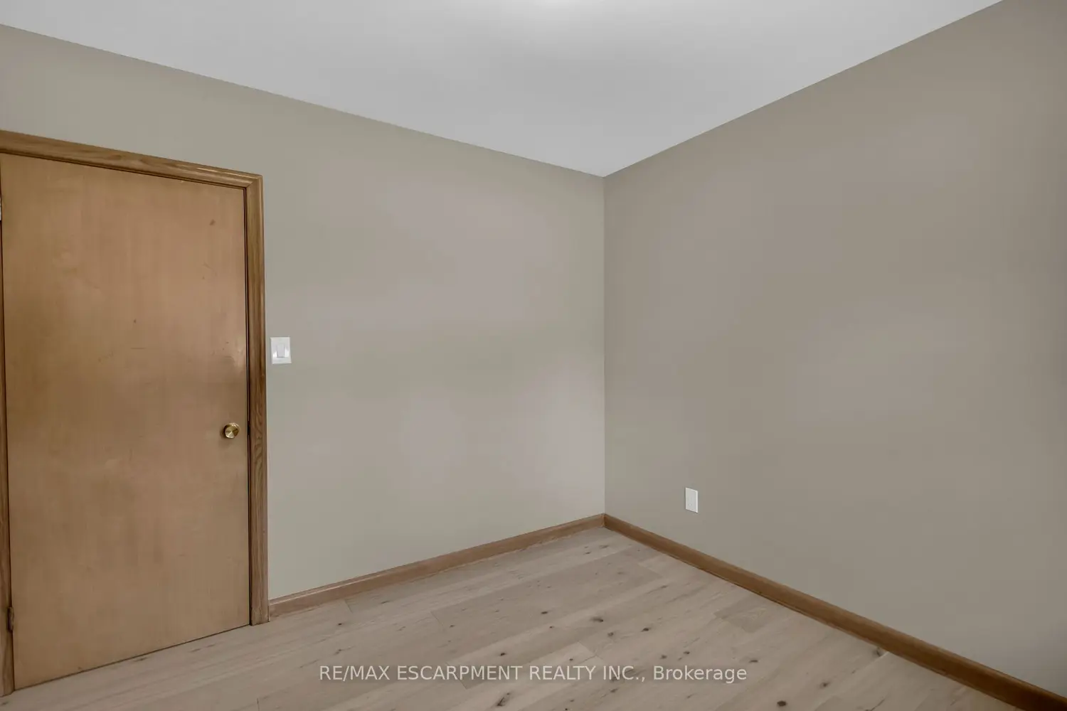Additional image 3 of 626 Iroquois Avenue