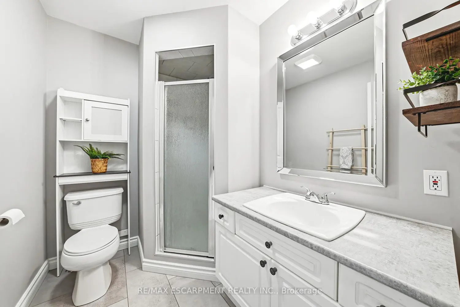 Additional image 8 of 301 Parkwood Crescent