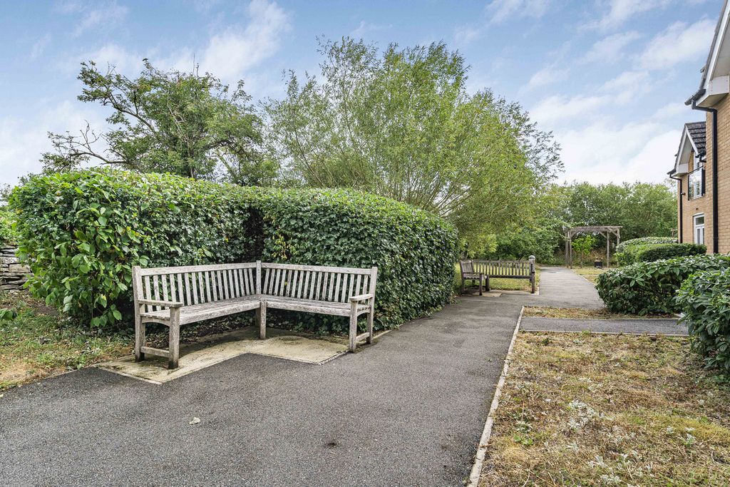 Additional image 17 of 2 bed flat for saleThe Moors, Kidlington OX5