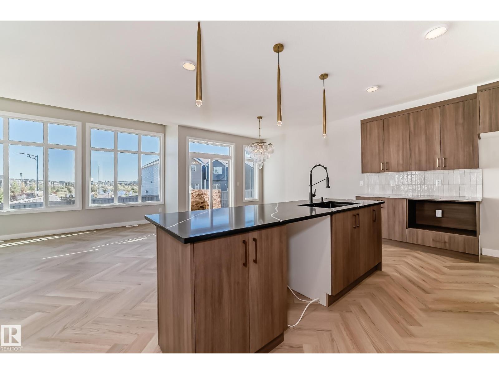 Additional image 5 of 20612 43 Avenue NW, Edmonton, AB, T6M3E3