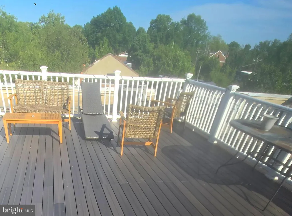 210 Oakwood Street SE Unit 304, Washington, DC 20032