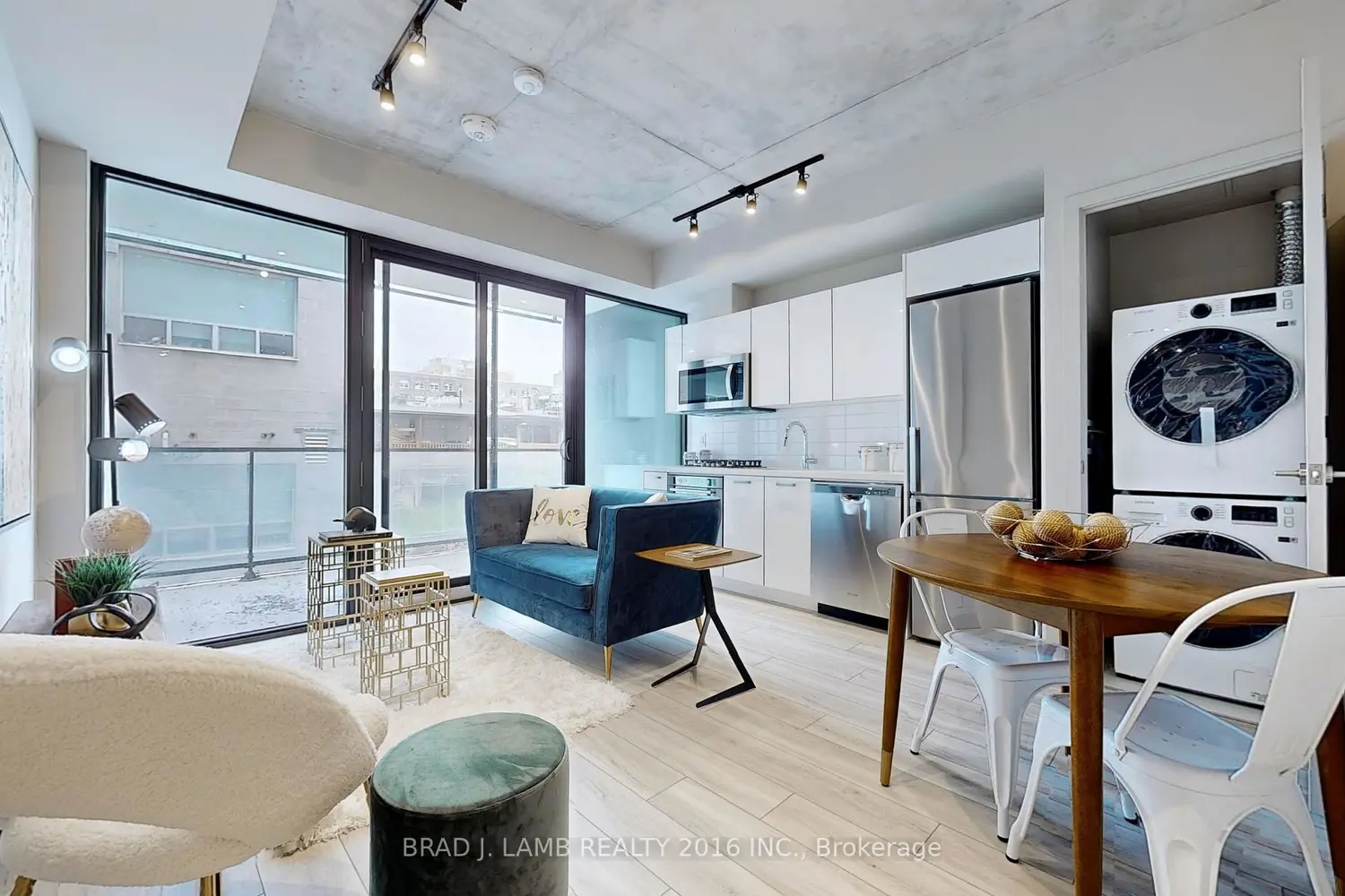 458 Richmond Street 202 photo 2