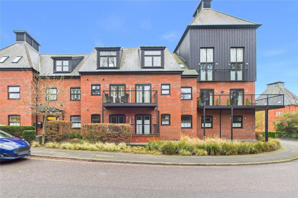 2 bed flat for saleOld Maltings Approach, Melton, Woodbridge, Suffolk IP12